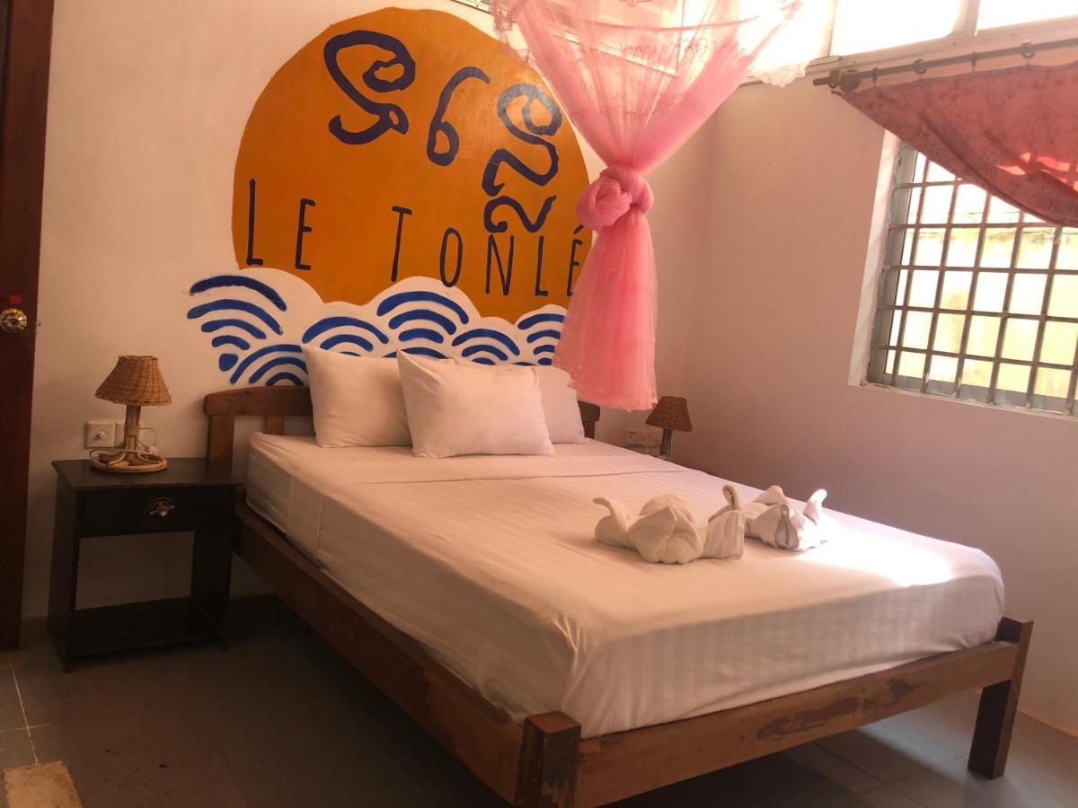 Nomad Guesthouse Kratie Buitenkant foto