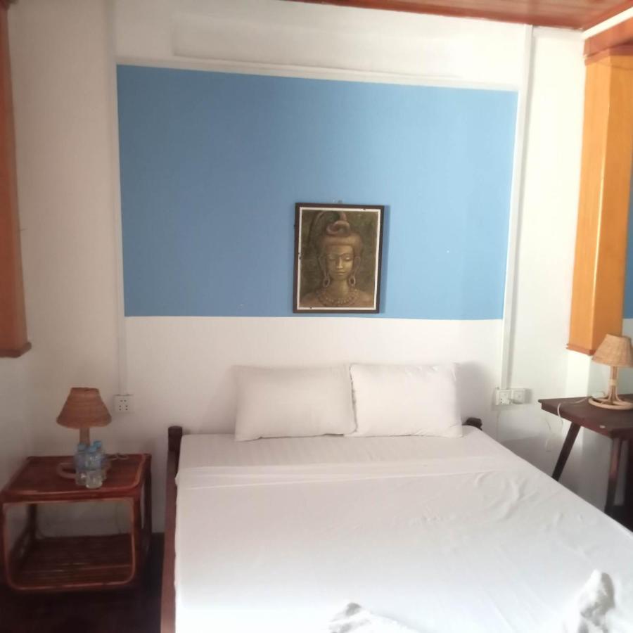Nomad Guesthouse Kratie Buitenkant foto